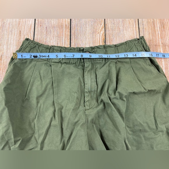 Women’s Loft Green Shorts Medium - Picture 4 of 6